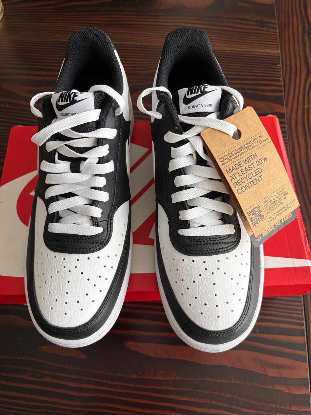 Nike Women's Black and White Low-Top Sneakers - Picture 2 of 8